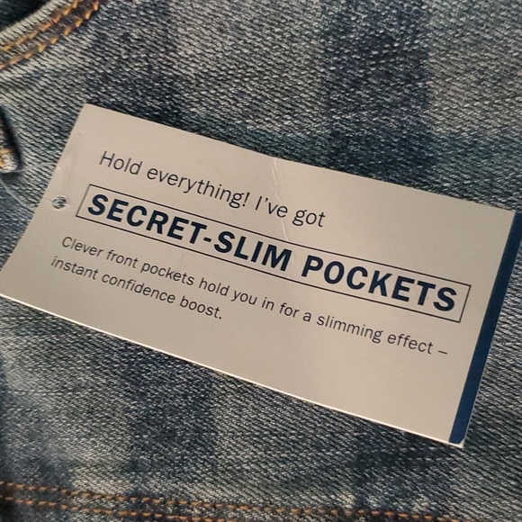 [*3 Items For $20 In Bundle*] Old Navy American flag Jean shorts - Picture 2 of 6